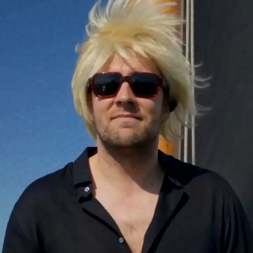 Bram Leefgeld met zonnebril op